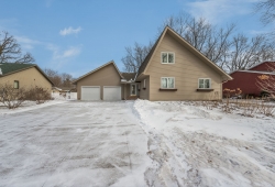 211 Tanglewood LN Blue Earth MN
